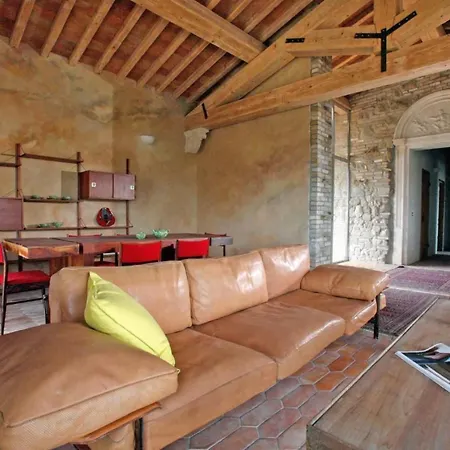 Allegria Mit Gemeinschaftspool By Interhome Appartement Volterra